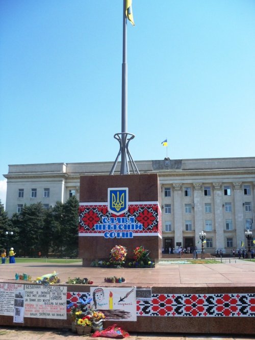 Луганчане на митинге в Херсоне делали то, за что в «ЛНР» убивают (ФОТО)
