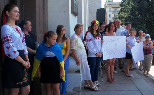 Луганчане на митинге в Херсоне делали то, за что в «ЛНР» убивают (ФОТО)