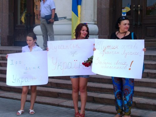 Луганчане на митинге в Херсоне делали то, за что в «ЛНР» убивают (ФОТО)