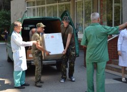 Коллектив рынка «7 км» передал одесскому госпиталю аппарат для обследования раненых военных