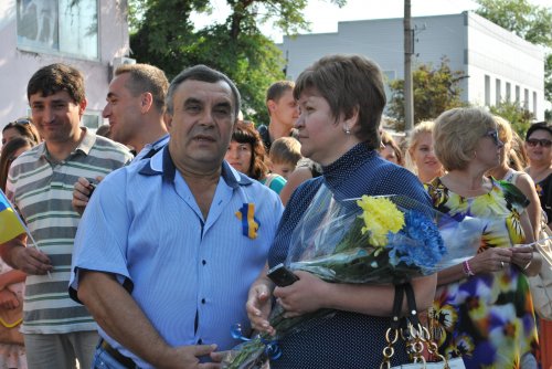 День национального флага на Луганщине: в Старобельске устроили праздничное шествие (ФОТО)