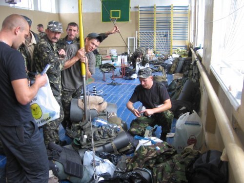Украинские военные в Сватово получили передачу с Волыни