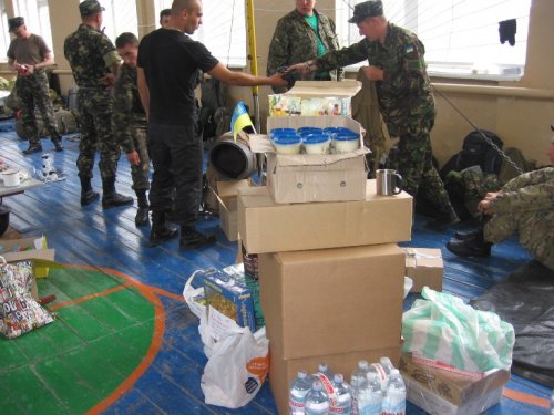 Украинские военные в Сватово получили передачу с Волыни
