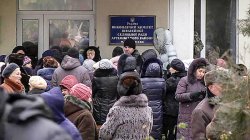 В Луганске в пгт Юбилейный начался бунт: люди требовали дать тепло и свет в дома