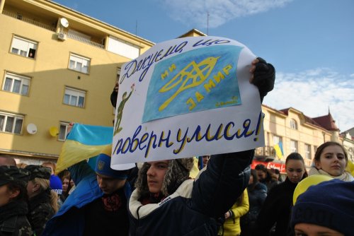 Спасибо, что живы! В Мукачево встречали украинских военных, которые прибыли из Станицы-Луганской (ФОТО)