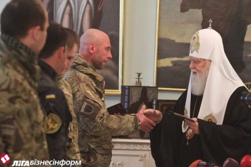 Филарет наградил 15 бойцов АТО церковными медалями (фото)
