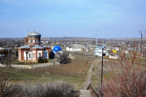 В поселке Новоалександровка Краснодонского района установили уникальные фонари уличного освещения (фото)