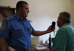 В Старобельске сотрудники ГАИ поймали пьяного автомобилиста (фото)