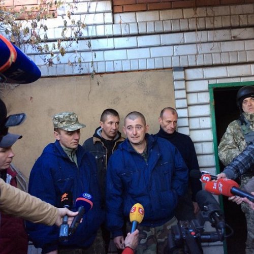 Освобождение украинских заложников (фото)