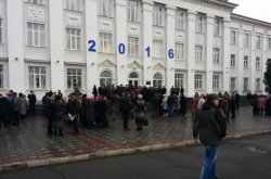 В Северодонецком горсовете цирк продолжается