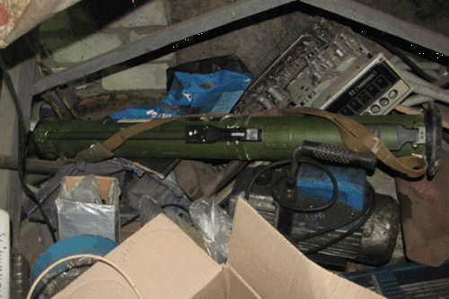 Луганские правоохранители обнаружили схрон с оружием и боеприпасами (фото)