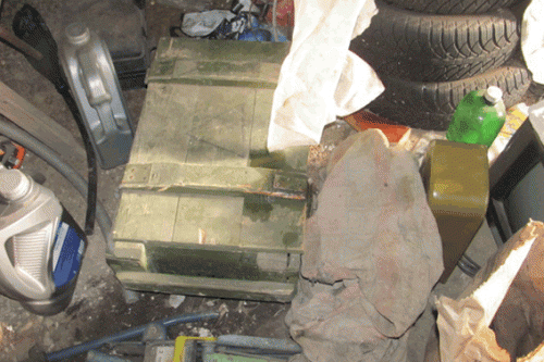 Луганские правоохранители обнаружили схрон с оружием и боеприпасами (фото)
