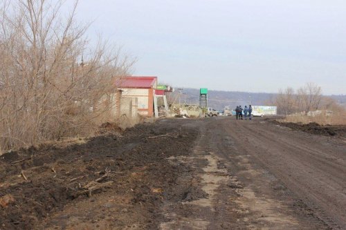 В Золотом обустраивают КПВВ (фото)