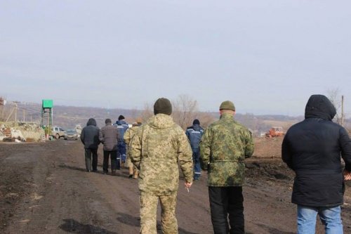 В Золотом обустраивают КПВВ (фото)