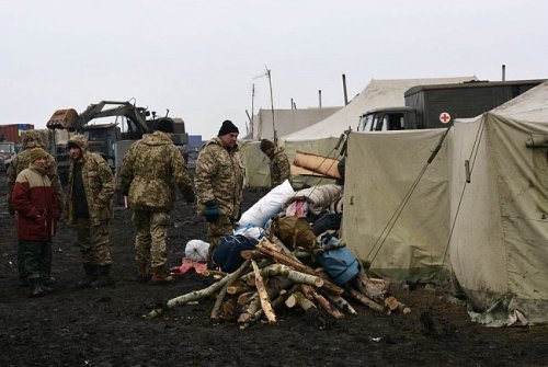 Муженко приехал посмотреть, как живут бойцы 53-й ОМБР (фото)
