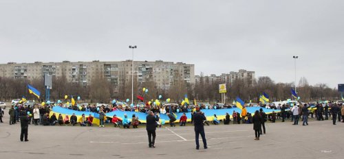 В Северодонецке состоялся патриотичный автопробег (фото)