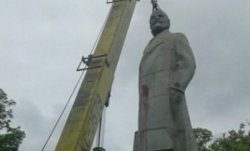 В Одессе демонтируют последний памятник Ленину