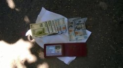 На Донетчине прокурор и полицейский попались на взятке в $1000