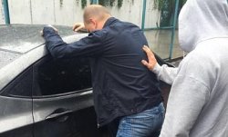 Прокуратура: чиновник АТО задержан на взятке 230 тыс грн
