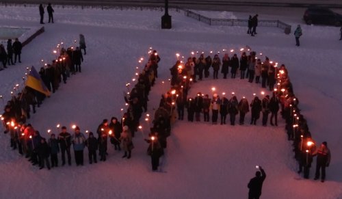 В Лисичанске устроили факельное шествие в честь Дня Соборности (фото)
