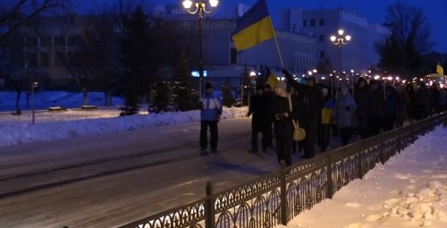 В Лисичанске устроили факельное шествие в честь Дня Соборности (фото)