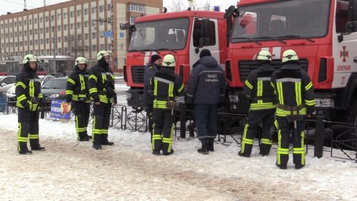 Автопарк спасателей Луганщины пополнили 10 новых спецавтомобилей 