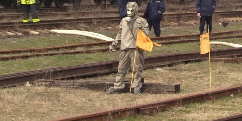 Эвакуировали население, тушили цистерны с толуолом и аммиаком, обезвредили мины: ГСЧС провели масштабные учения на Луганщине