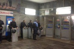 МВД усилило меры безопасности в метро из-за взрывов в Санкт-Петербурге