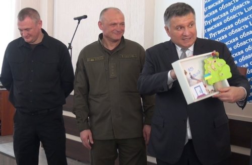 Луганским полицейским раздали ведомственные квартиры