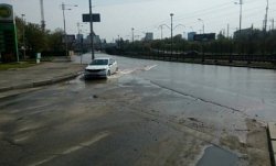 В Киеве затопило улицу Борщаговскую