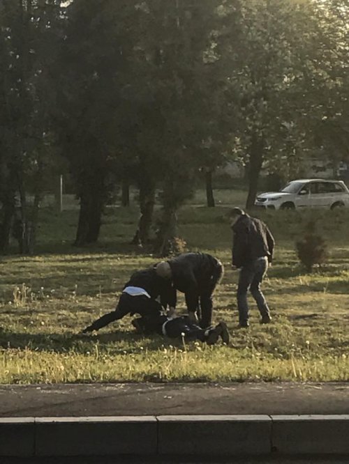 В Киеве задержали двух таможенников за систематическое взяточничество