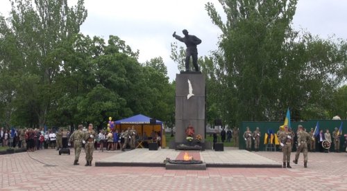 Праздник Победы в прифронтовой Попасной (фоторепортаж)