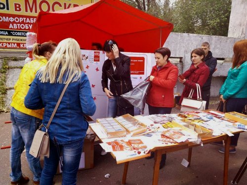 «Не забыты»: в Рубежном почтили память умерших от ВИЧ/СПИД