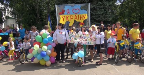 В Попасной провели парад детских колясок и велосипедов «Майбутня Україна»