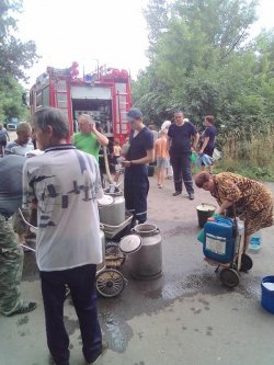 Сотрудники ГСЧС будут оказывать помощь Лисичанску до восстановления централизованного водоснабжения