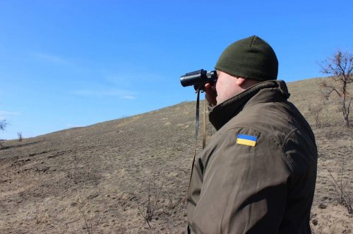 На Луганщине «бронеснайперы» соревновались на меткость (фото)