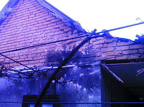 В Марьинке обстрелом повреждены дома