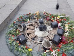 В Киеве залили цементом Вечный огонь