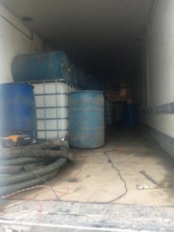 В Одесской области правоохранители обнаружили подпольные склады с контрафактным алкоголем 