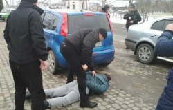 Полицейский вымогал 12 тыс грн у пьяного водителя 