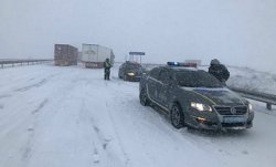 Трасса Киев-Одесса полностью перекрыта из-за снегопада