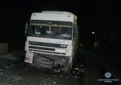 В Доброполье два человека погибли при столкновении Nissan с грузовиком DAF