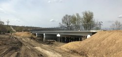 В Троицком заканчивают капитальный ремонт моста через реку Лугань 