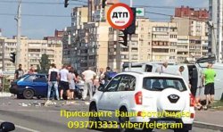 В столице машина влетела в толпу людей 