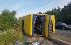 Под Днепром фура протаранила пассажирский автобус, есть пострадавшие