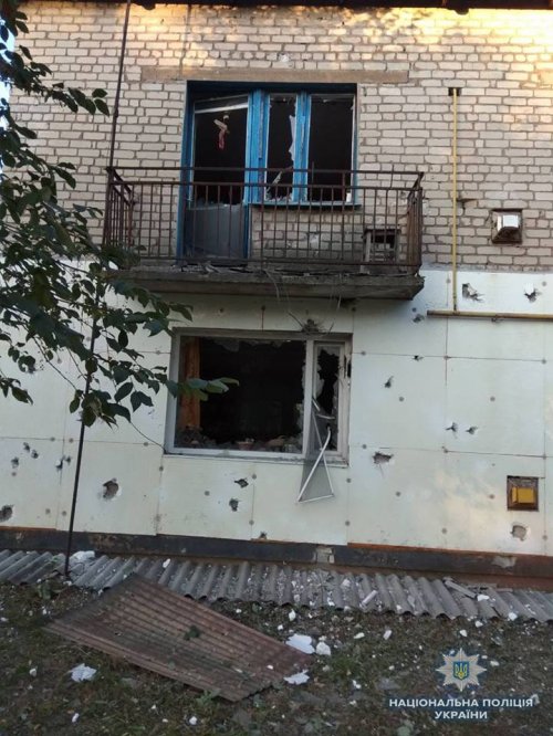 Правоохранители показали последствия артобстрела Врубовки (фото)