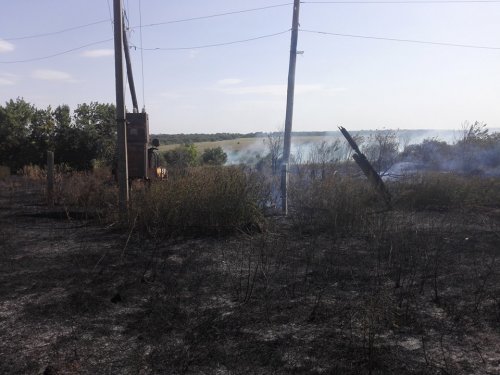 Боевики обстреляли Катериновку зажигательными боеприпасами (фото) 