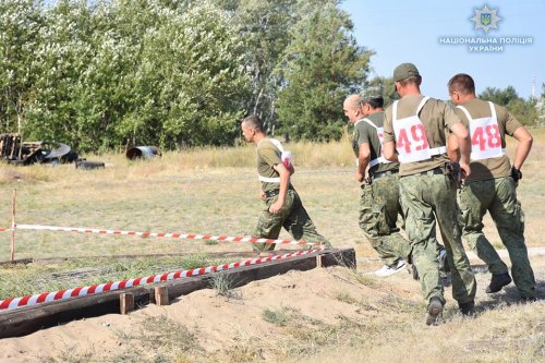 На Луганщине состоялись полицейские соревнования по служебному двоеборью