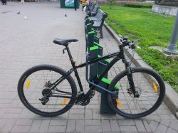 В Киеве на шести станциях метро установят бесплатные велопарковки