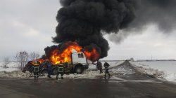 В Полтавской области перевернулась и загорелась автоцистерна